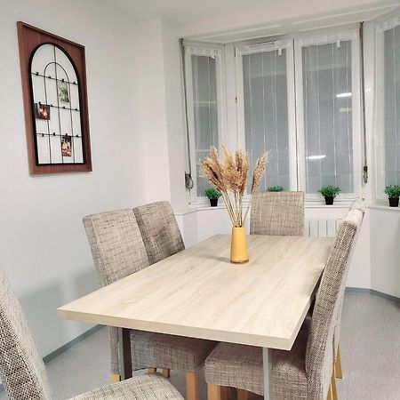 Апартаменти Le Chaleureux, 5Min Bale,Parking Сен-Луї Екстер'єр фото